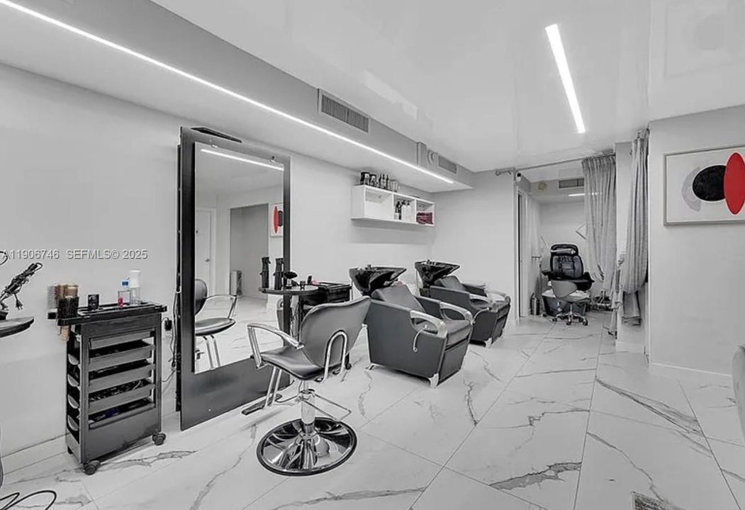 出租: $3,300 (2 贝兹, 2 浴室, 1440 平方英尺)