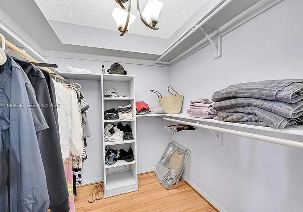 出租: $3,300 (2 贝兹, 2 浴室, 1440 平方英尺)