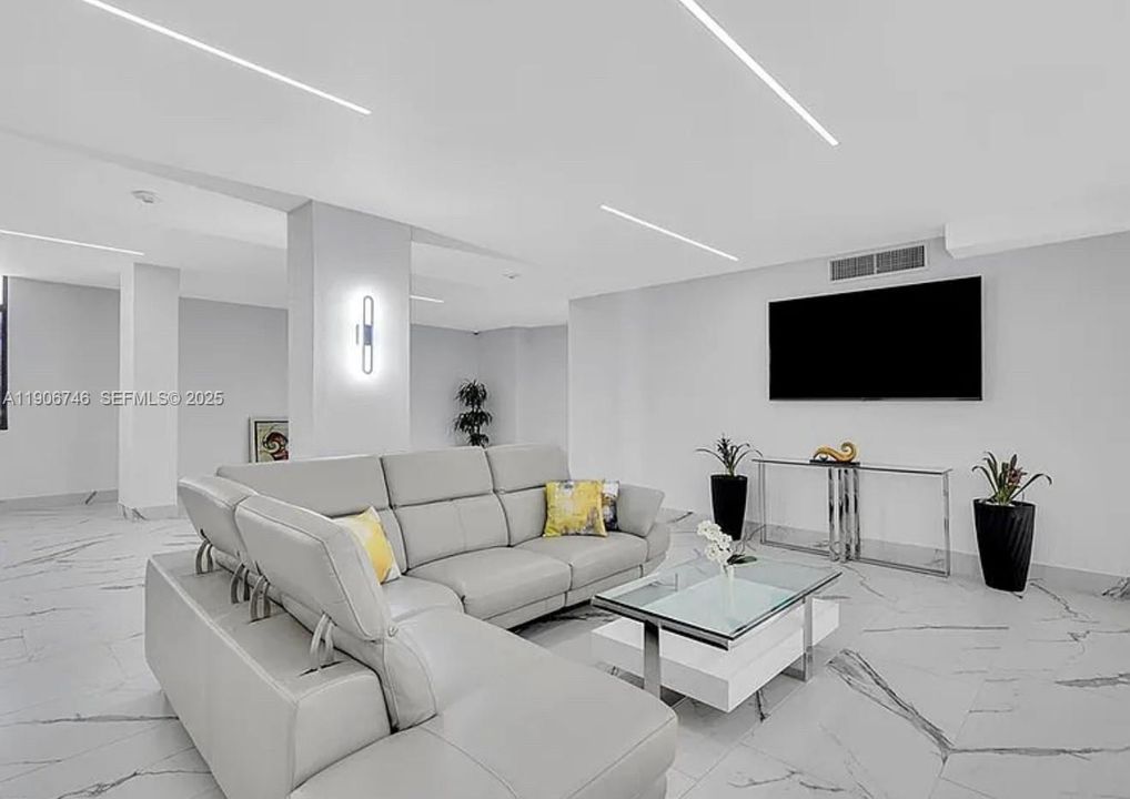 出租: $3,300 (2 贝兹, 2 浴室, 1440 平方英尺)