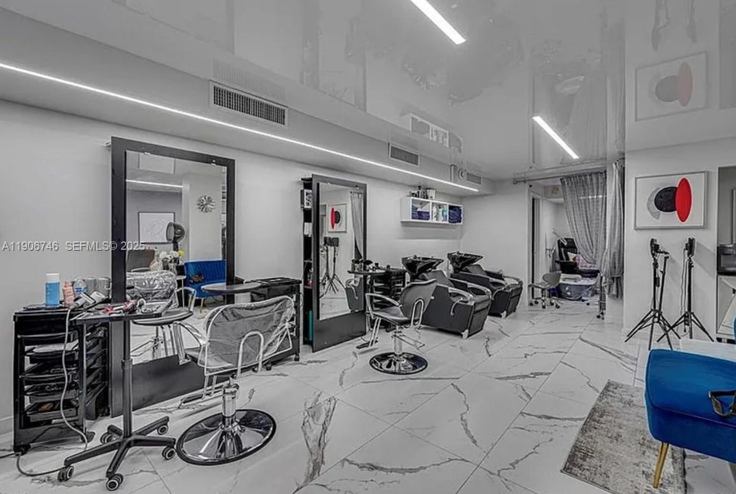 出租: $3,300 (2 贝兹, 2 浴室, 1440 平方英尺)