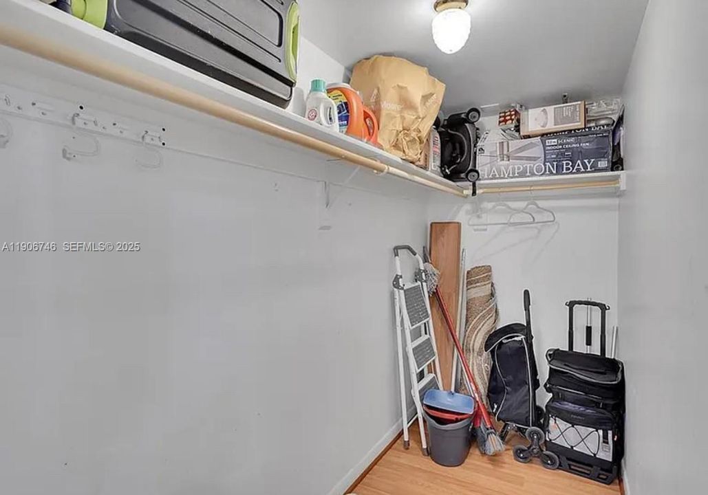 出租: $3,300 (2 贝兹, 2 浴室, 1440 平方英尺)