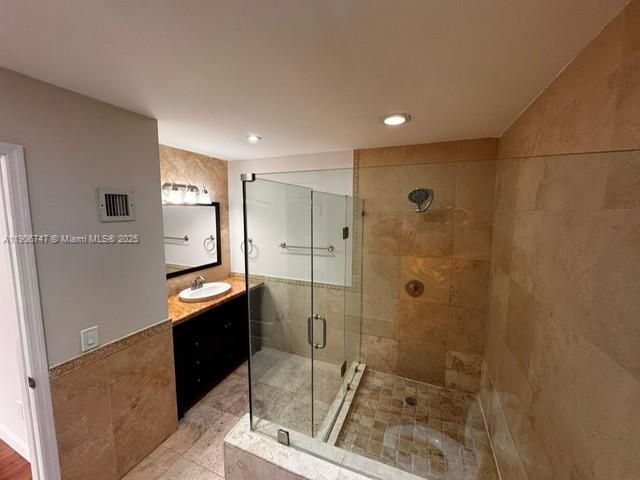 На продажу: $350,000 (2 спален, 2 ванн, 1310 Квадратных фут)