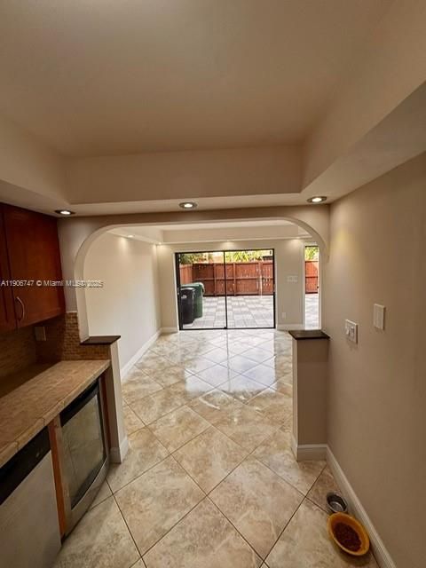 На продажу: $350,000 (2 спален, 2 ванн, 1310 Квадратных фут)