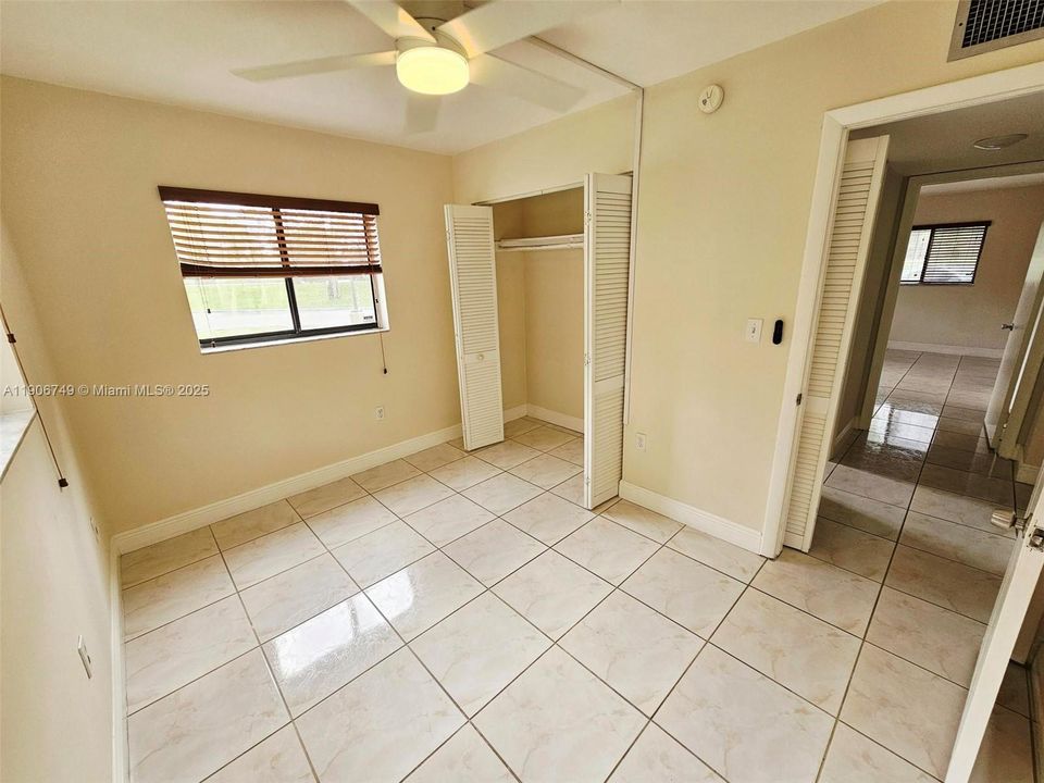 Active With Contract: $2,400 (3 beds, 2 baths, 1040 Square Feet)