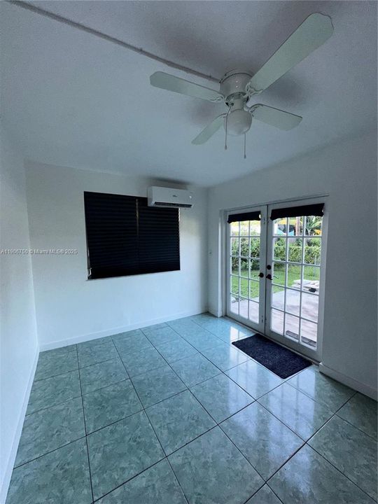 最近租的: $1,400 (1 贝兹, 1 浴室, 600 平方英尺)