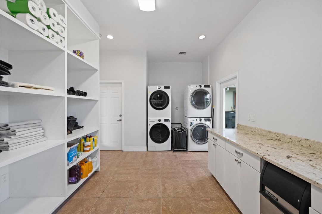 LAUNDRY ROOM BARN 2