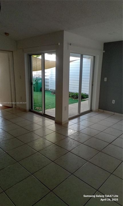 出租: $2,500 (2 贝兹, 2 浴室, 852 平方英尺)