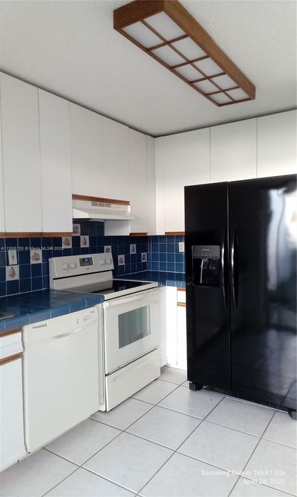 出租: $2,500 (2 贝兹, 2 浴室, 852 平方英尺)