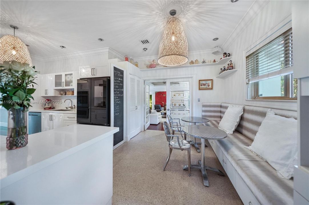 For Sale: $3,250,000 (5 beds, 4 baths, 4086 Square Feet)