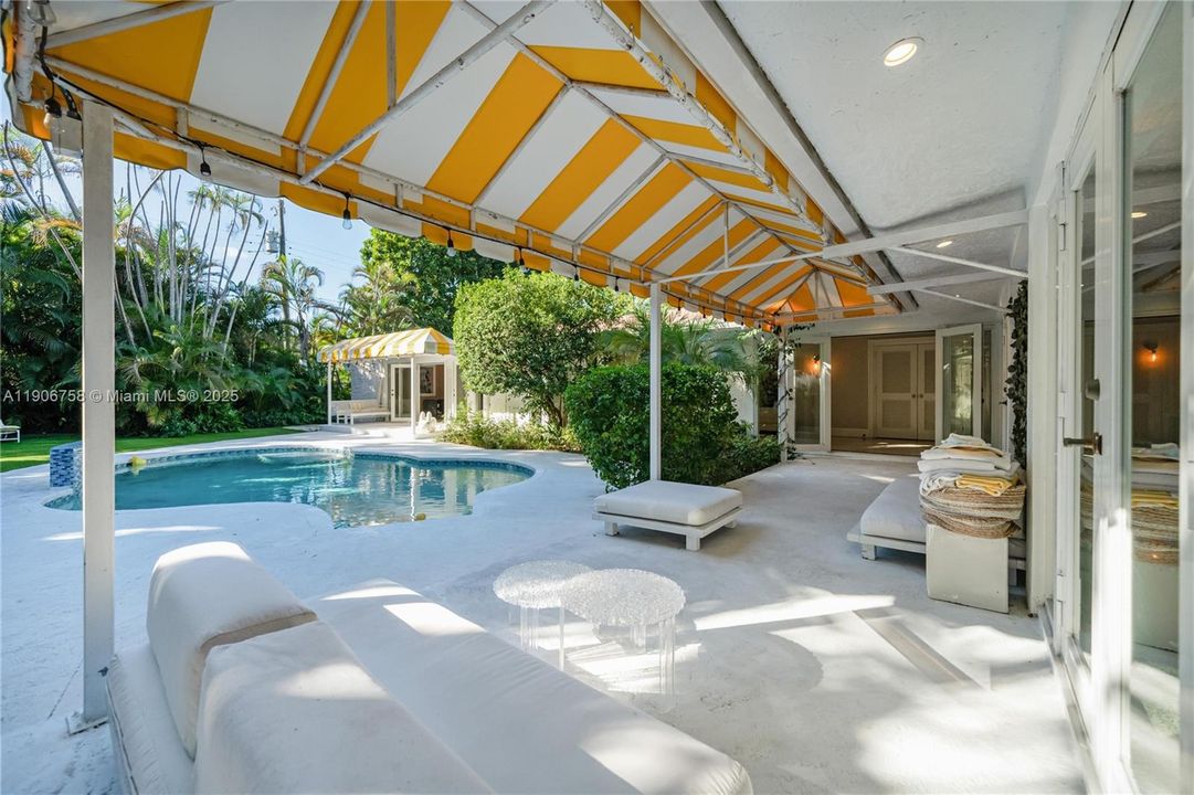 For Sale: $3,250,000 (5 beds, 4 baths, 4086 Square Feet)