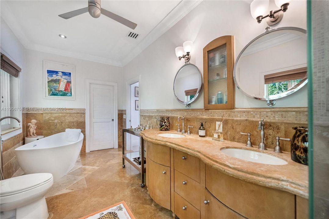 For Sale: $3,250,000 (5 beds, 4 baths, 4086 Square Feet)