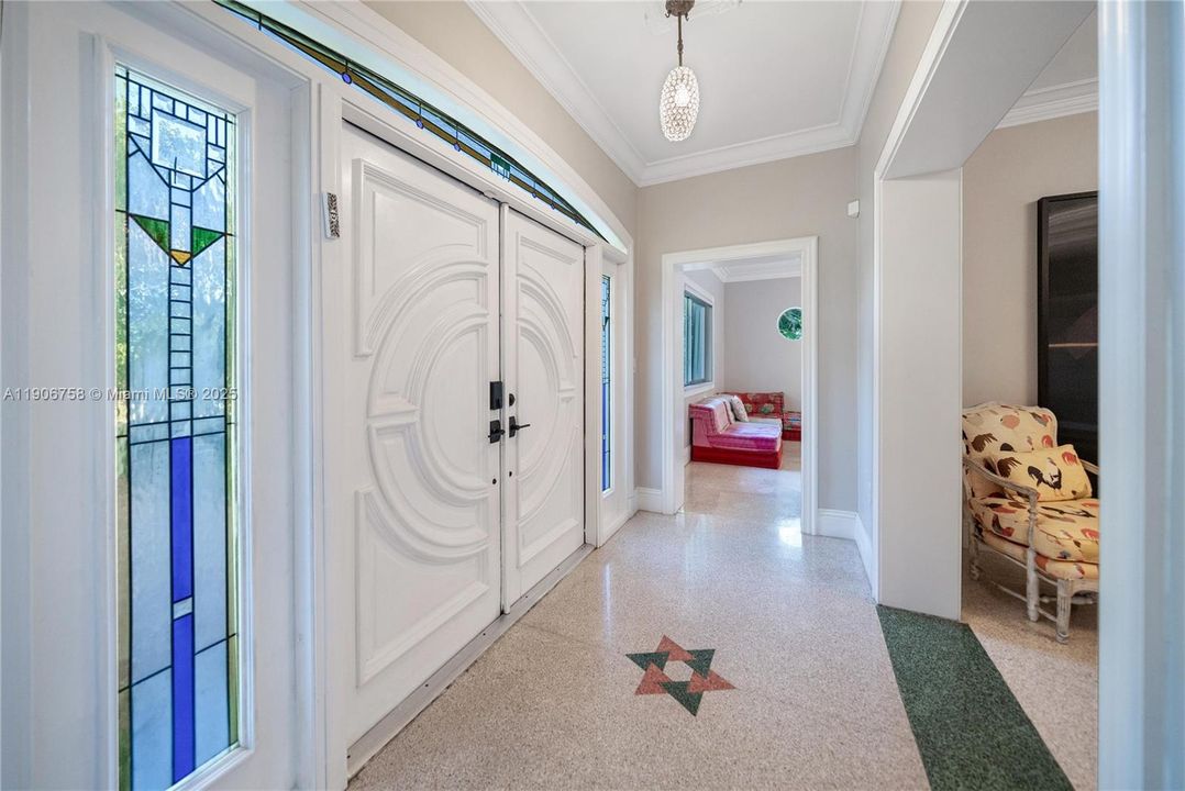 For Sale: $3,250,000 (5 beds, 4 baths, 4086 Square Feet)