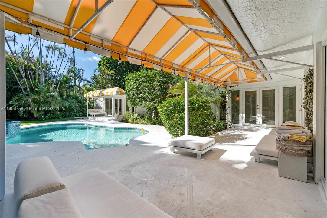 For Sale: $3,250,000 (5 beds, 4 baths, 4086 Square Feet)