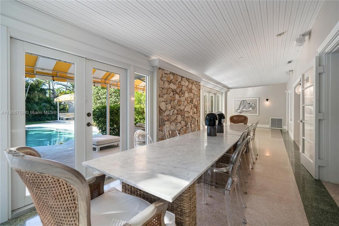 For Sale: $3,250,000 (5 beds, 4 baths, 4086 Square Feet)