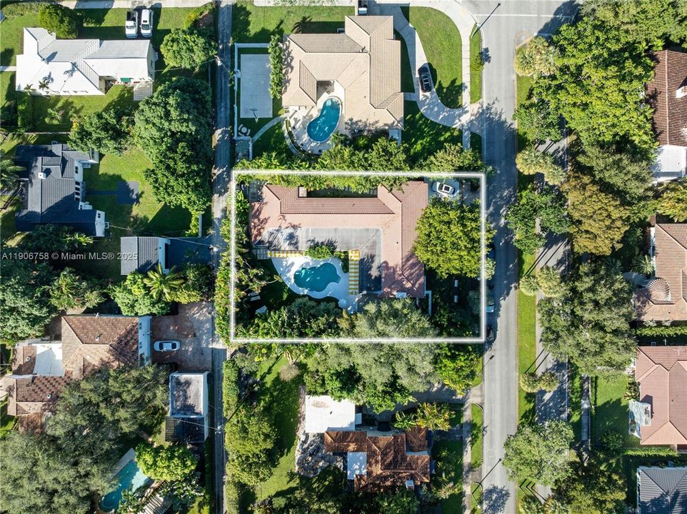 For Sale: $3,250,000 (5 beds, 4 baths, 4086 Square Feet)