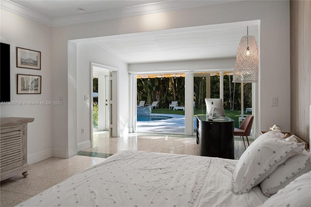 For Sale: $3,250,000 (5 beds, 4 baths, 4086 Square Feet)