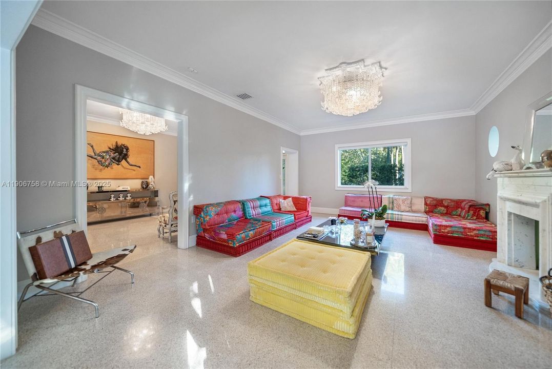 For Sale: $3,250,000 (5 beds, 4 baths, 4086 Square Feet)