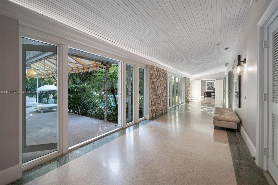 For Sale: $3,250,000 (5 beds, 4 baths, 4086 Square Feet)