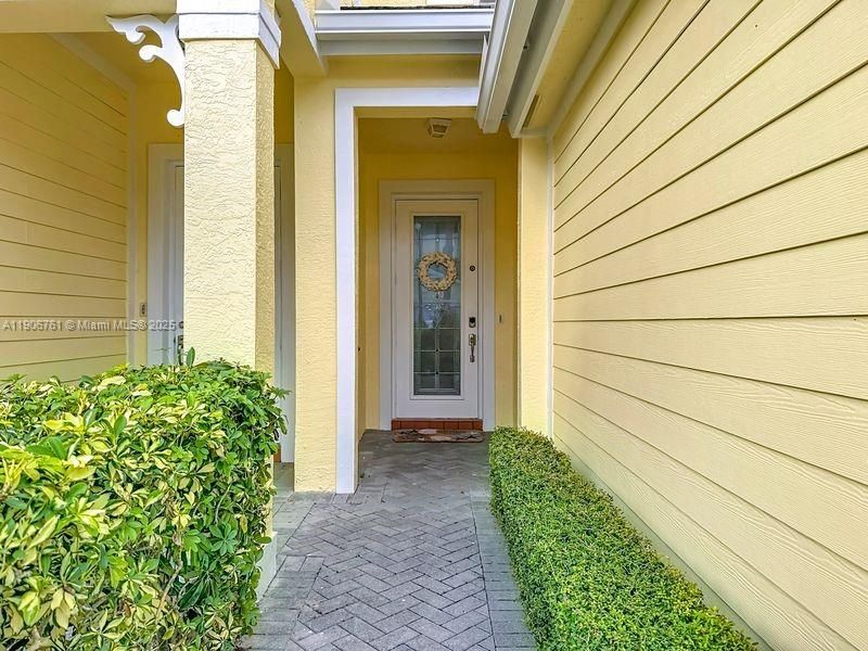 For Sale: $529,000 (3 beds, 2 baths, 1840 Square Feet)