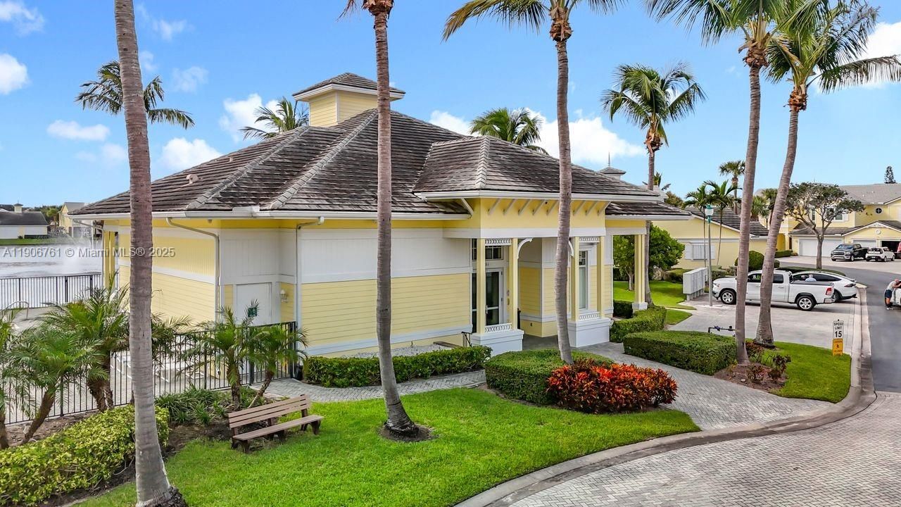 For Sale: $529,000 (3 beds, 2 baths, 1840 Square Feet)