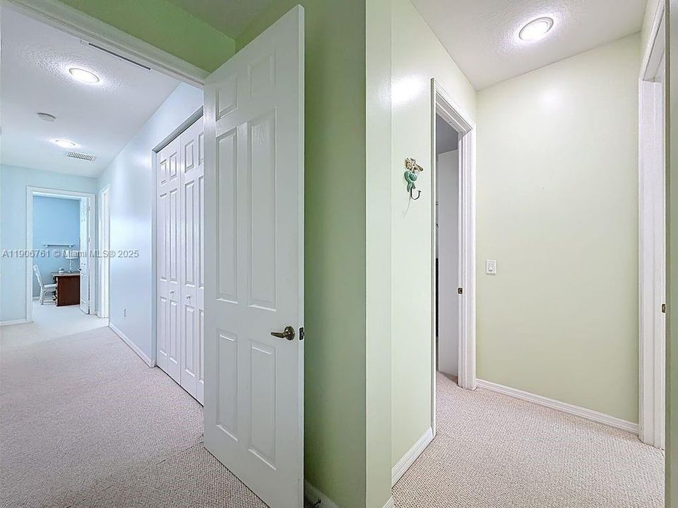 For Sale: $529,000 (3 beds, 2 baths, 1840 Square Feet)