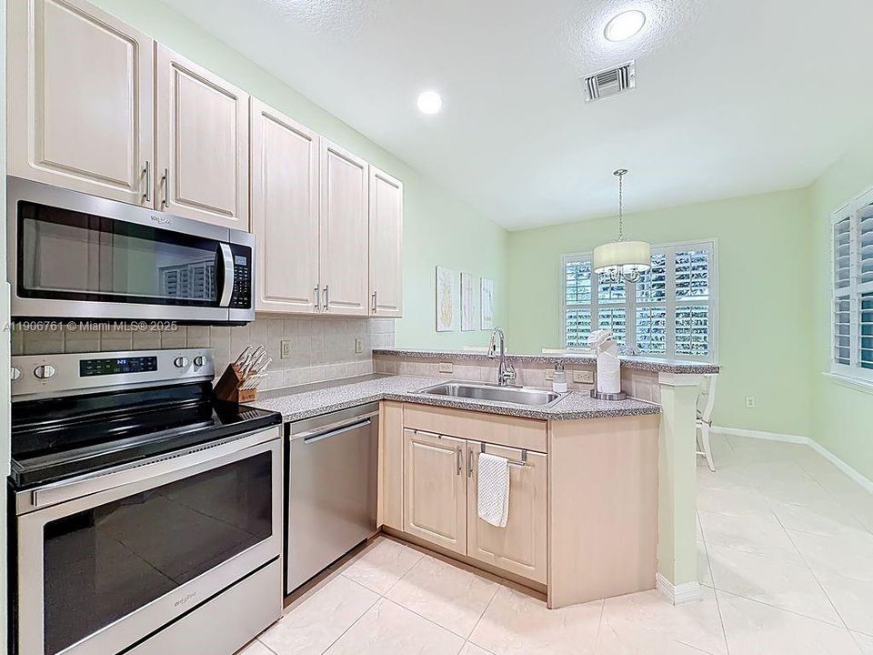 For Sale: $529,000 (3 beds, 2 baths, 1840 Square Feet)