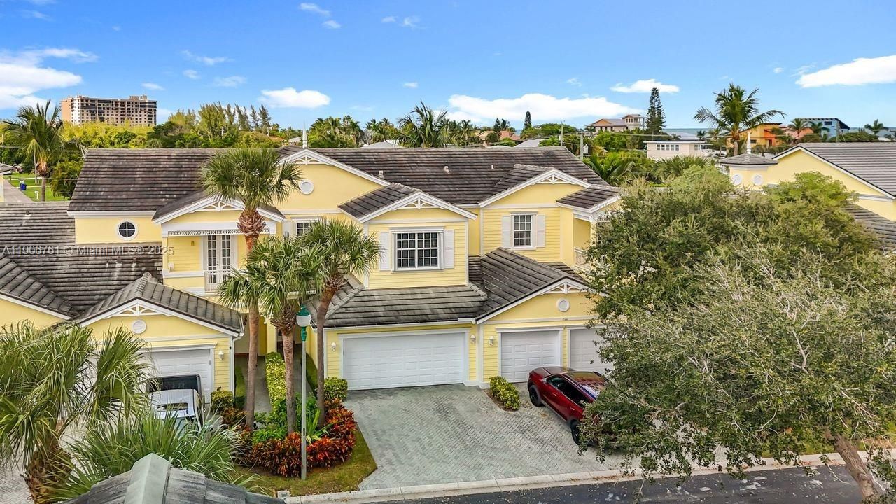 For Sale: $529,000 (3 beds, 2 baths, 1840 Square Feet)