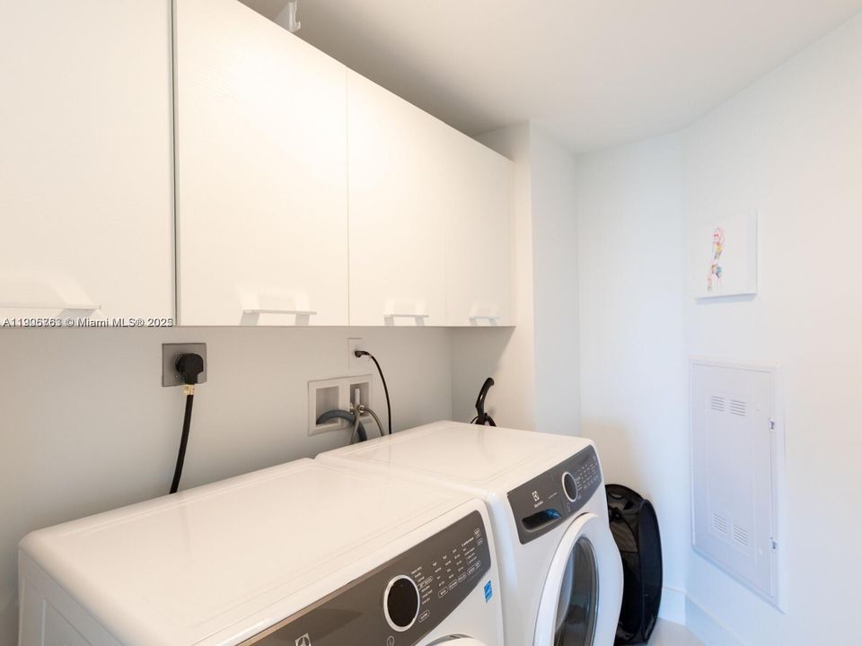 For Rent: $8,500 (3 beds, 3 baths, 1892 Square Feet)