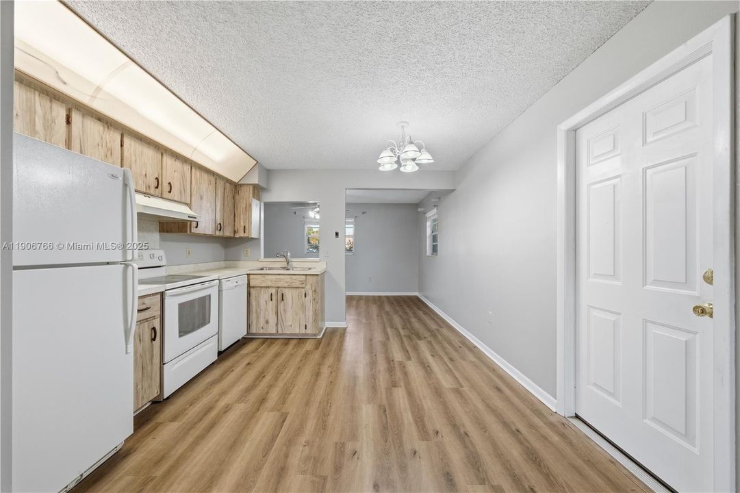 待售: $159,000 (2 贝兹, 1 浴室, 0 平方英尺)