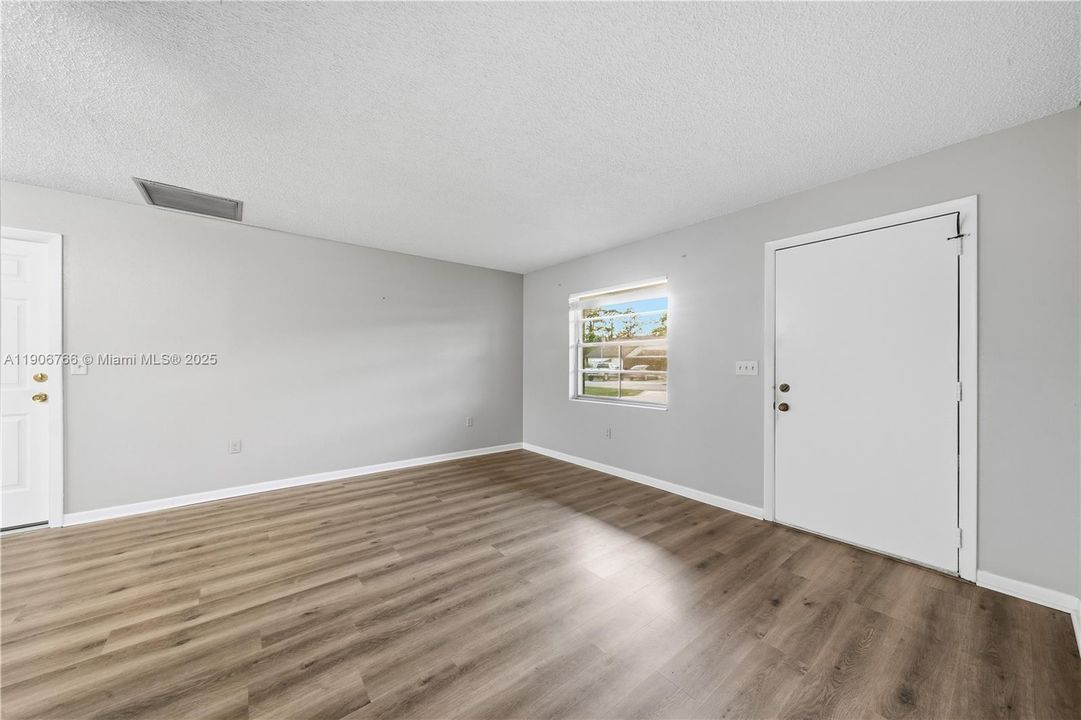 待售: $159,000 (2 贝兹, 1 浴室, 0 平方英尺)