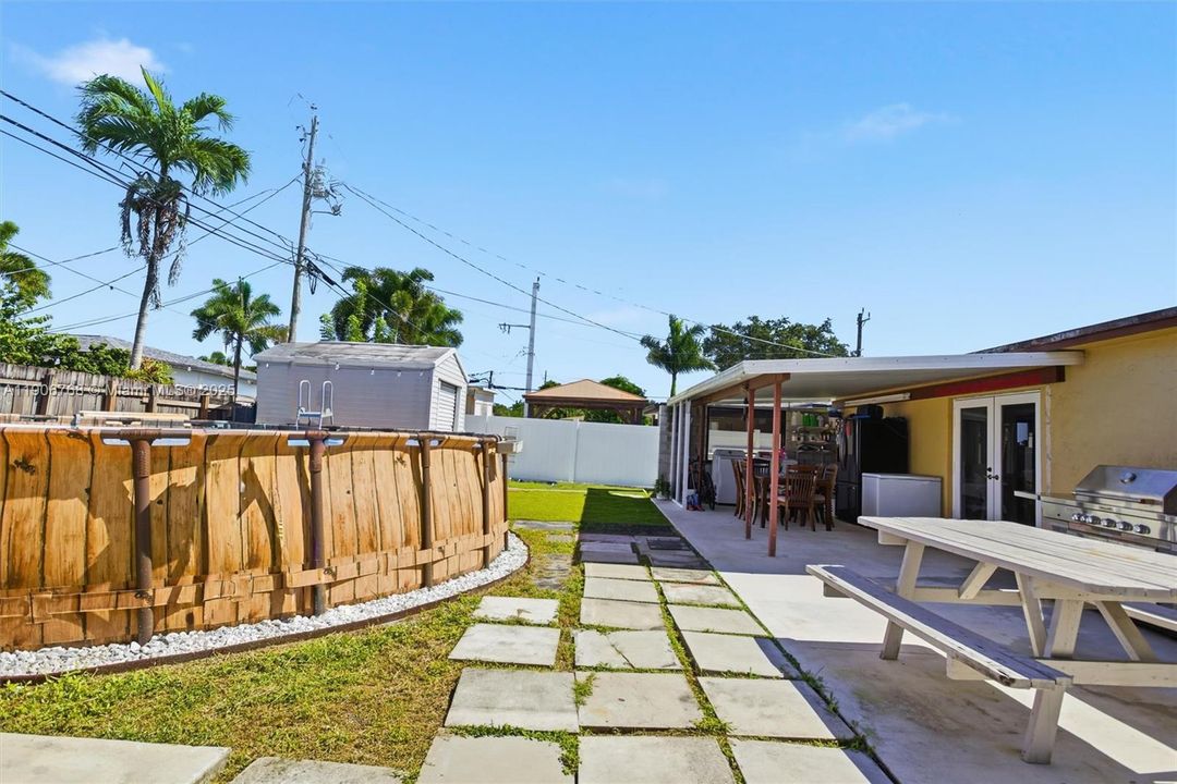 For Sale: $560,000 (3 beds, 1 baths, 1360 Square Feet)