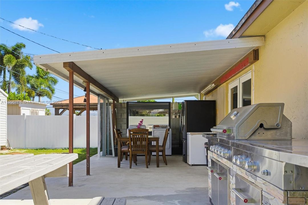 For Sale: $560,000 (3 beds, 1 baths, 1360 Square Feet)