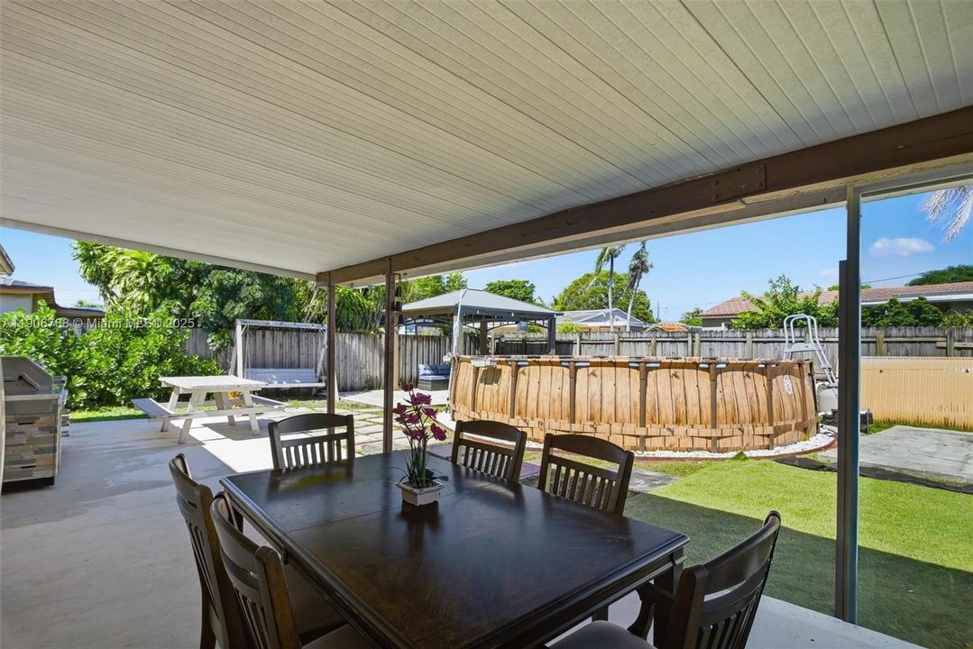 For Sale: $560,000 (3 beds, 1 baths, 1360 Square Feet)