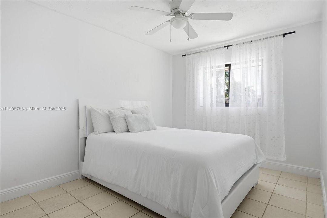 For Sale: $560,000 (3 beds, 1 baths, 1360 Square Feet)