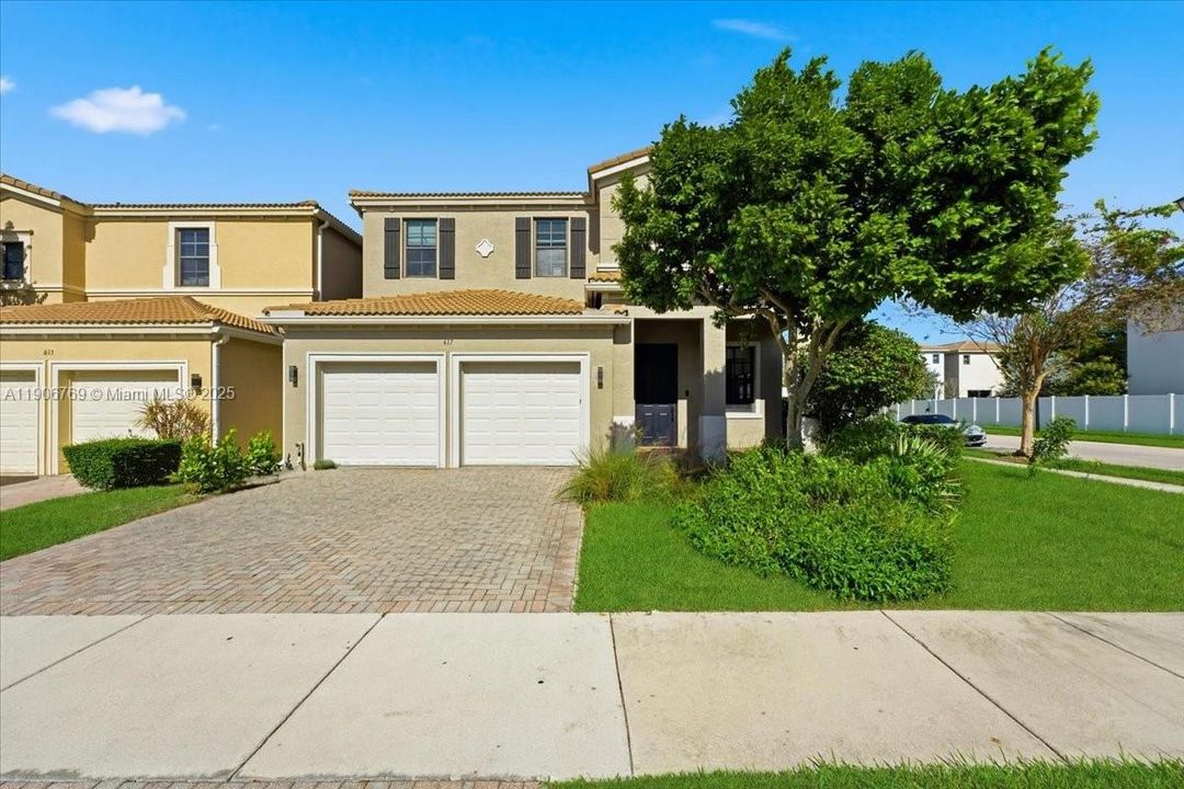 На продажу: $1,239,000 (5 спален, 4 ванн, 2702 Квадратных фут)