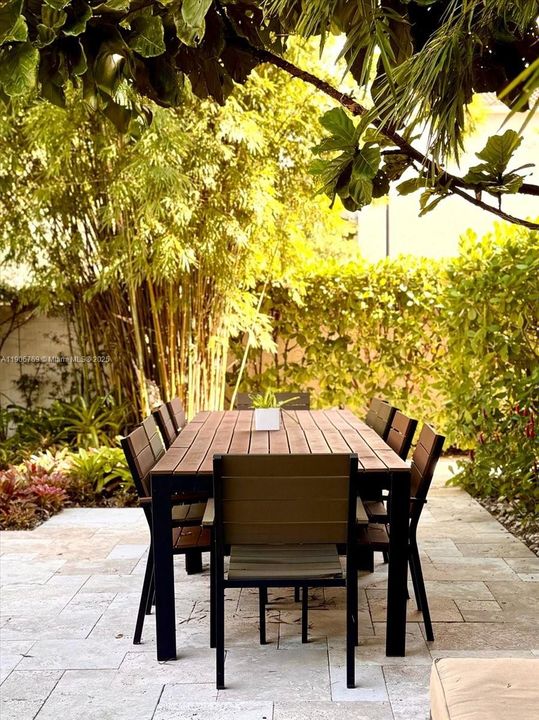 На продажу: $1,239,000 (5 спален, 4 ванн, 2702 Квадратных фут)