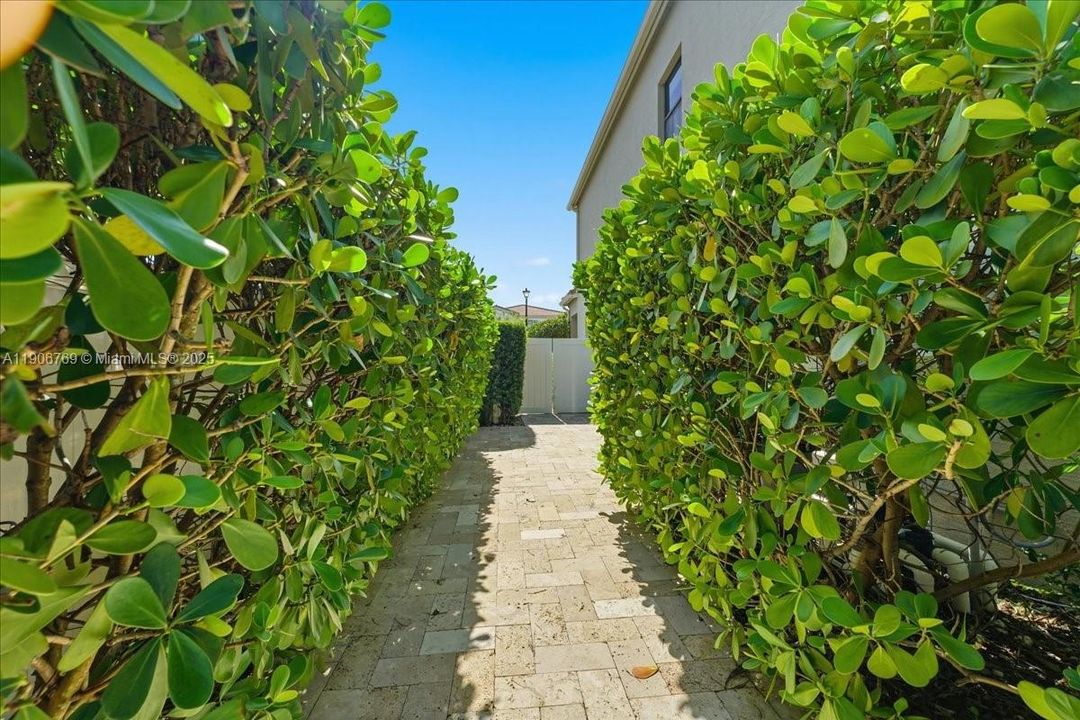 На продажу: $1,239,000 (5 спален, 4 ванн, 2702 Квадратных фут)