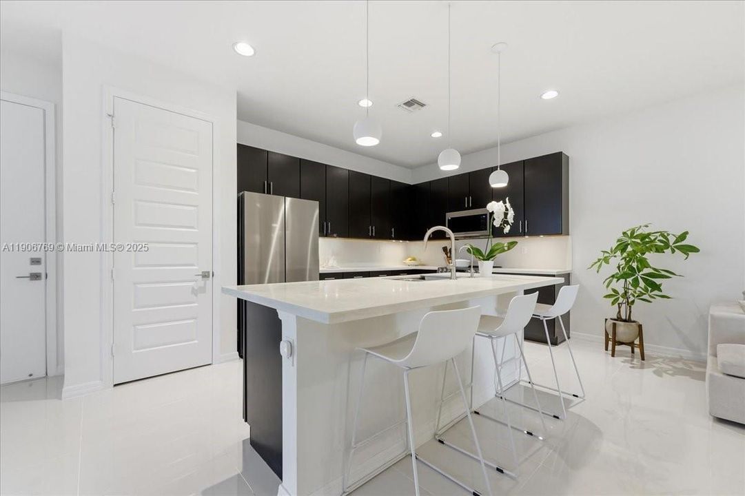 На продажу: $1,239,000 (5 спален, 4 ванн, 2702 Квадратных фут)