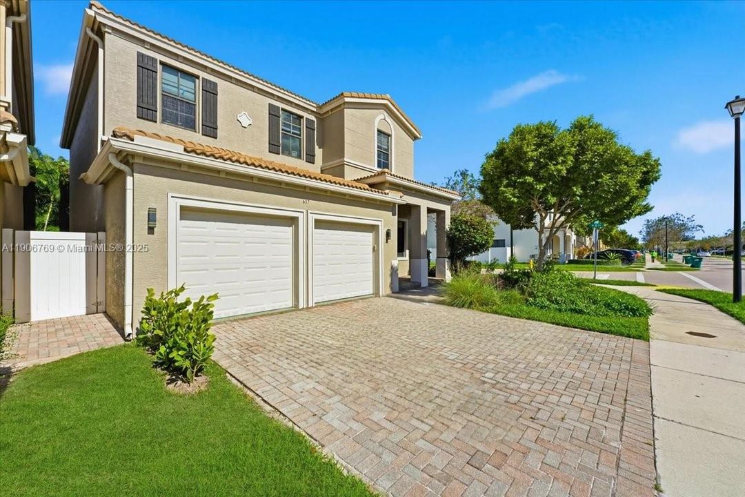 На продажу: $1,239,000 (5 спален, 4 ванн, 2702 Квадратных фут)