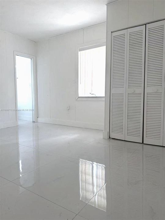 For Rent: $2,400 (3 beds, 2 baths, 2682 Square Feet)