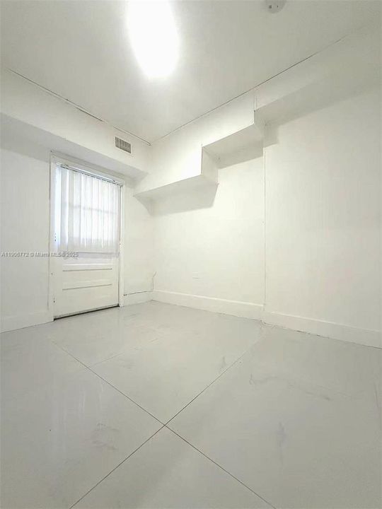 For Rent: $2,400 (3 beds, 2 baths, 2682 Square Feet)