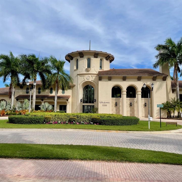 For Sale: $595,000 (3 beds, 2 baths, 1865 Square Feet)