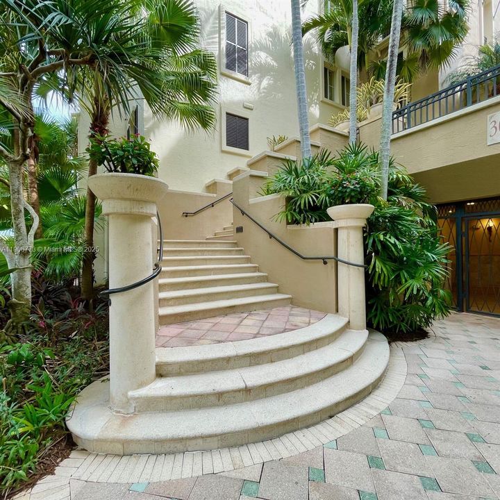 For Sale: $595,000 (3 beds, 2 baths, 1865 Square Feet)