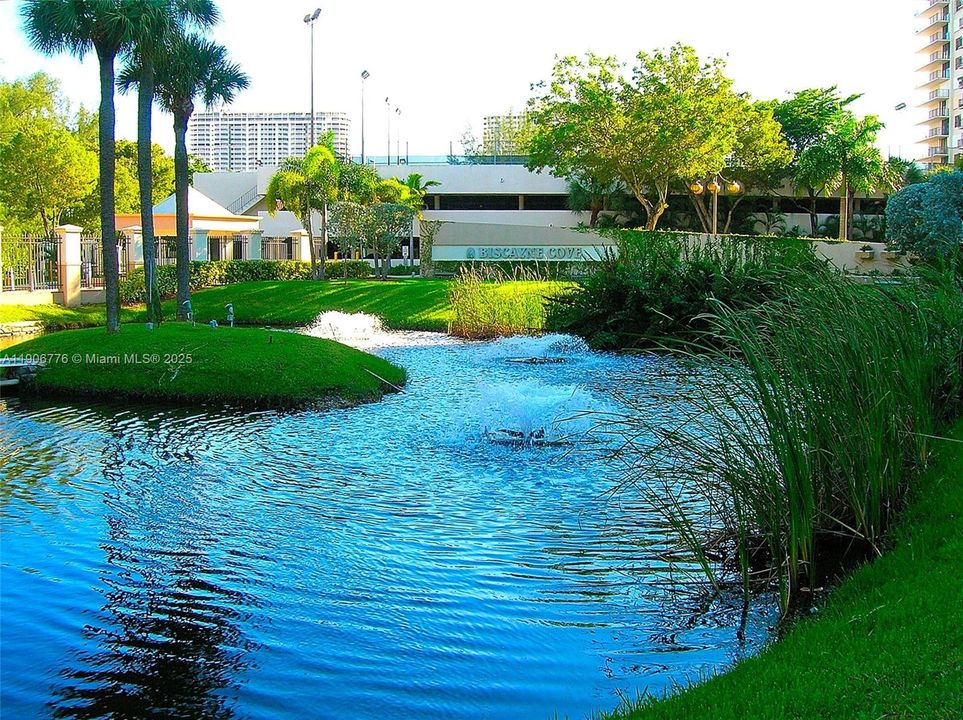 For Sale: $248,500 (1 beds, 1 baths, 918 Square Feet)