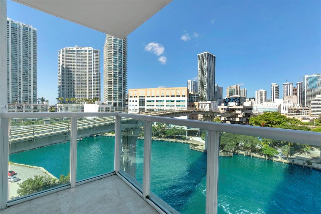 Active With Contract: $549,000 (2 beds, 2 baths, 1117 Square Feet)