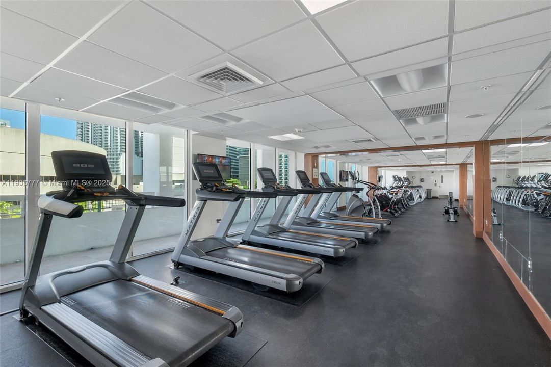 Active With Contract: $549,000 (2 beds, 2 baths, 1117 Square Feet)