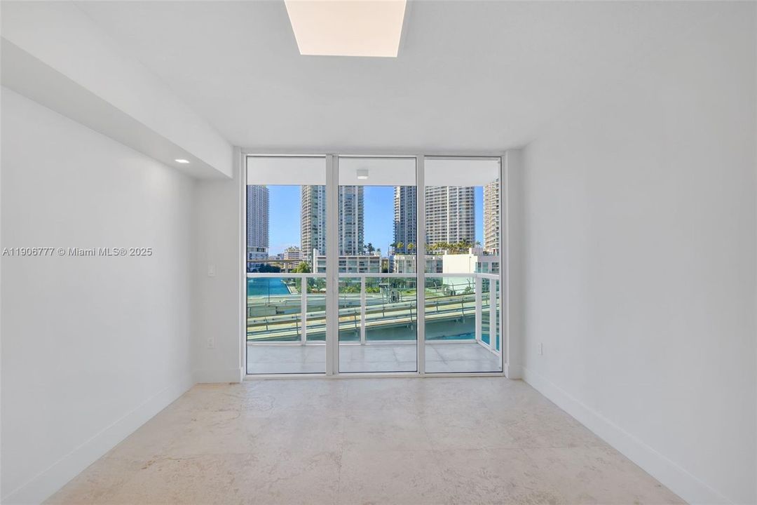 Active With Contract: $549,000 (2 beds, 2 baths, 1117 Square Feet)