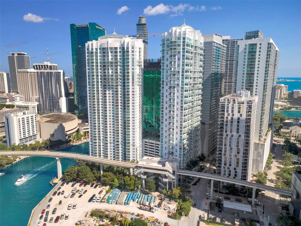 Active With Contract: $549,000 (2 beds, 2 baths, 1117 Square Feet)