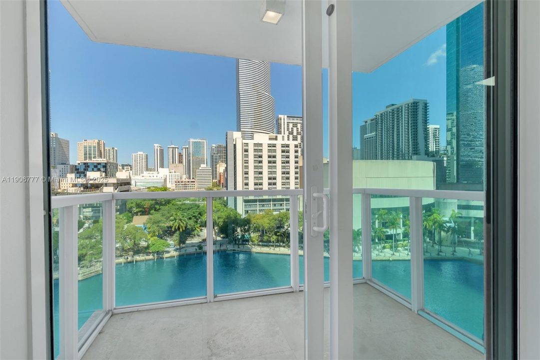 Active With Contract: $549,000 (2 beds, 2 baths, 1117 Square Feet)