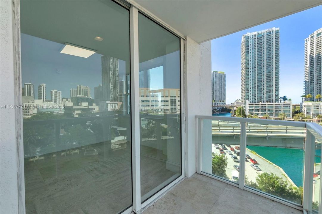 Active With Contract: $549,000 (2 beds, 2 baths, 1117 Square Feet)